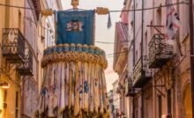 Faradda dei Candelieri a Sassari, grande costruzione decorata che si porta in processione